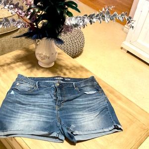 Levis High Rise Blue Jean Shorts Size 18 W34